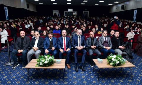 Kestel Belediyesi eğitim seferberliği: Üniversite hazırlık setleri ve kapsamlı öğrenci desteği