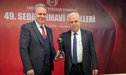 Prof. Dr. Sezai Yılmaz'a TGC Sedat Simavi Ödülü: İnönü Üniversitesi'nin Çoklu Çapraz Karaciğer Nakli Çalışması Ödüllendirildi
