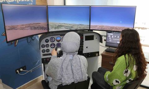 SBTÜ'de Cessna 172 simülatörüyle uygulamalı uçuş eğitimi: Öğrenciler sektöre hazır