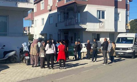 Serik'te çatlak oluşan 3 katlı binada dördüncü bilirkişi keşfi yapıldı