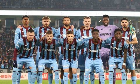 Trendyol Süper Lig: Beşiktaş, Trabzonspor deplasmanında ilk yarıyı 3-1 önde tamamladı