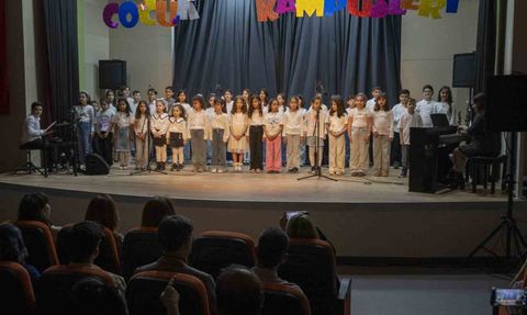 Mezitli Çocuk Kampüsü'nde Bahar Şenliği: Çocuk Gösterileri ve Doğa Atölyeleriyle Renkli Etkinlik