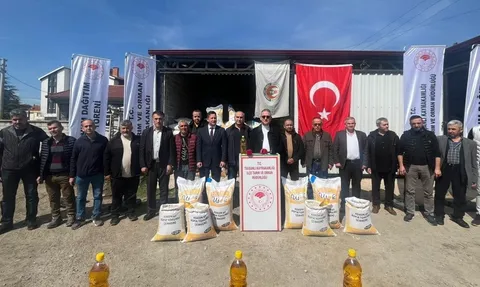 Tavşanlı'da 114 çiftçiye yüzde 75 hibeli aspir tohumu dağıtıldı