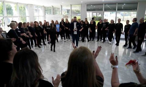 Çukurova'da Halk Oyunları Kursları: Ceren Özdemir Müzik Atölyesi'nde Kültürel Miras Korunuyor