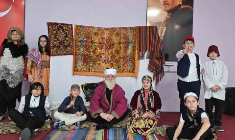 Mahir Sevim İlkokulu öğrencileri tiyatro yeteneklerini sahneye taşıdı