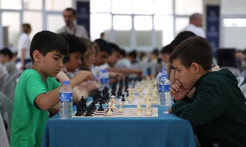 Aydın'da Geleneksel Satranç Turnuvası: Öğrenciler strateji ve dostlukla yarıştı