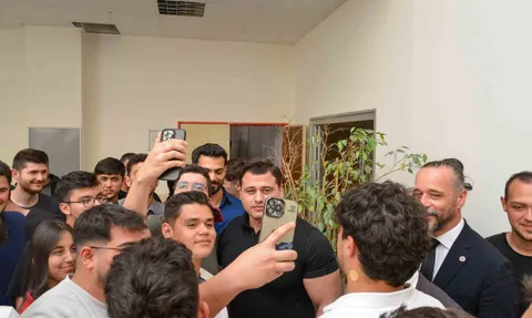 Rıza Kayaalp, Bilecik Şeyh Edebali Üniversitesi'nde 'Azim, Disiplin ve Başarı' söyleşisinde öğrencilerle buluştu