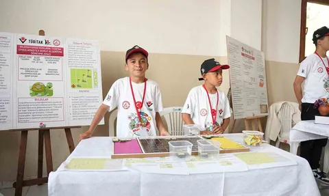 Sındırgı'da Yüreğil Ortaokulu TÜBİTAK 4006 Bilim Fuarı yoğun ilgi gördü