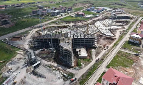 500 yataklı Kars Bölge Hastanesi yükseliyor: Kars sağlıkta yeni bir döneme hazırlanıyor