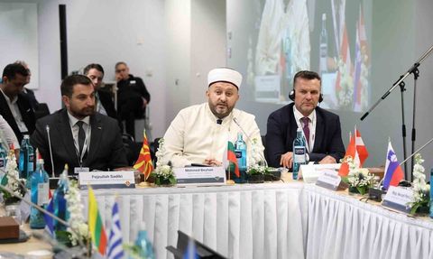 Almanya’dan Moğolistan’a müslüman toplumların gündemi Köln’de ele alındı