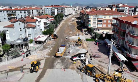 Karatay'da asfalt sezonu: Kanal ve Küçükkumköprü Caddeleri'nde altyapı hazırlıkları sürüyor