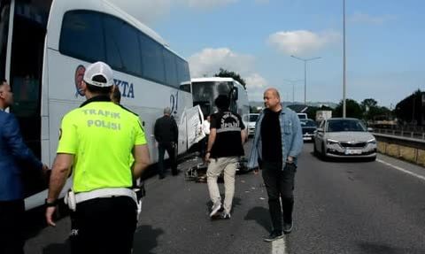 Ordu'da arızalanan otobüse çarpan motosiklet sürücüsü otomobilin çarpması sonucu hayatını kaybetti