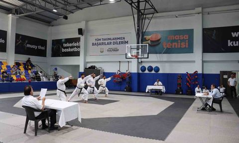 Şanlıurfa’da İki Gün Süren Karate Dan Sınavları Paşabağı Spor Salonu’nda Tamamlandı