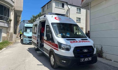 Sinop'ta motosiklet devrildi: 1 yaralı