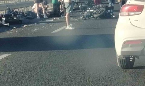Ankara-Eskişehir yolunda iki motosiklet otomobile arkadan çarptı: 2 yaralı