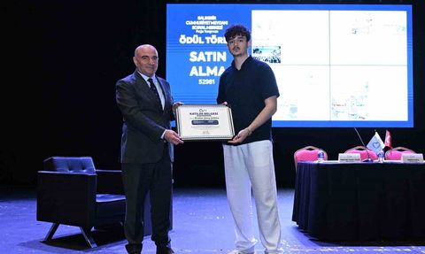 Cumhuriyet Meydanı sosyal merkezi proje yarışmasında ödüller verildi