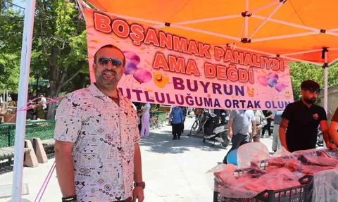 Karaman’da 11 yıllık evliliğini sonlandıran gurbetçi lokma dağıttı