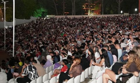 Denizli’de açık hava sineması yaz akşamlarını nostaljiyle buluşturuyor