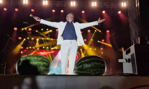 Marmaraereğlisi'nde karpuz festivali coşkusu: Mahsun Kırmızıgül sahneye damga vurdu