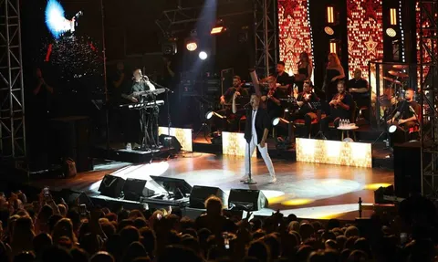 Özcan Deniz Bursa'da ayrılık sancılarını teselli etti