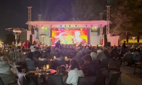 Bodrum gecesinde türküler buluştu: Elif Avcı sahneyi coşturdu