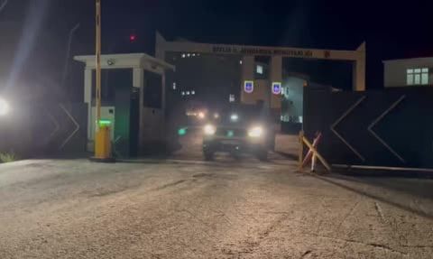 Bitlis'te istihbarat odaklı yol kontrolünde 4,8 kilo esrar ele geçirildi, 5 kişi tutuklandı