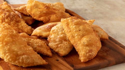 Çi börek yemek için Eskişehir’e kadar gitmenize gerek kalmadı! Evinizde 1 saatte çi böreğiniz hazır