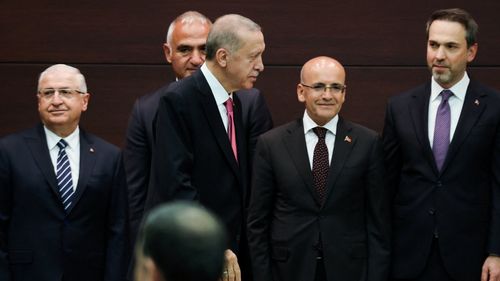 Mehmet Şimşek'ten sert açıklama: 'İstirham ediyorum, itibar etmeyin!'