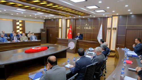 Ağrı'da Sahipsiz Hayvanların Korunması ve Rehabilitasyonu Ele Alındı