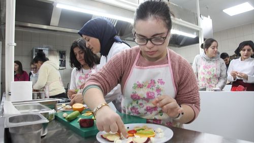 Bitlis'te Zihinsel Engelli Öğrenciler Kahvaltı Hazırladı