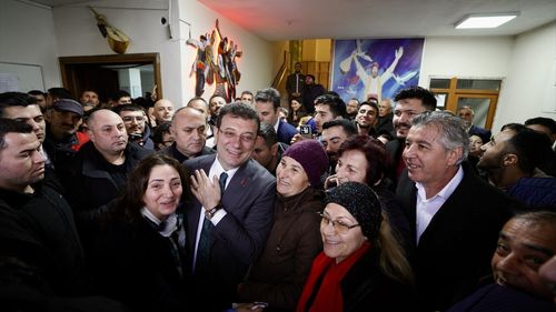 İBB Başkanı İmamoğlu, Başakşehir'de Hızır Lokması Paylaşımı'na Katıldı