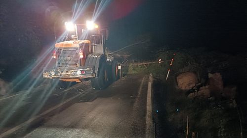 Kastamonu'da Heyelan Nedeniyle Kapanan Cide-Bartın Yolu Ulaşıma Açıldı