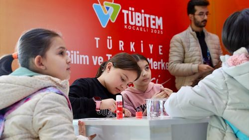 Kocaeli'de 4. Türkiye Bilim ve Teknoloji Merkezleri Zirvesi Tamamlandı