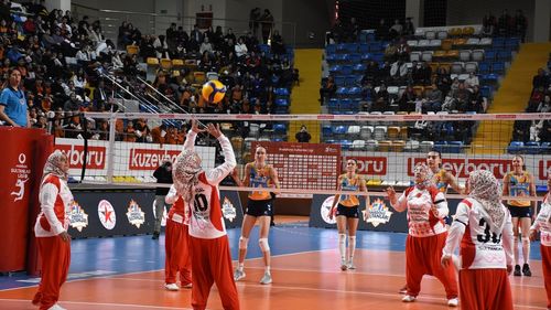 Köy Kadınlarının Takımı 'Anadolu Sultanları', Kuzeyboru ile Gösteri Maçı Yaptı