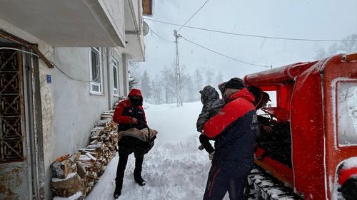 Rize'de Kar Engeli: AFAD İkiz Bebeklerin Yardımına Koştu