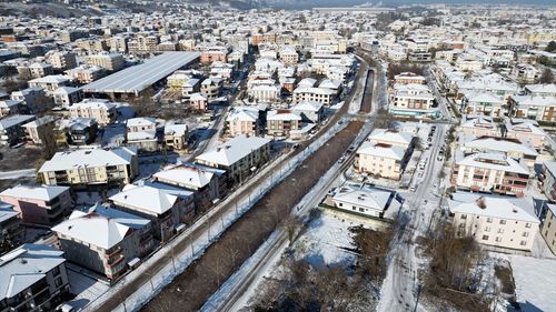 Sakarya'nın Karasu İlçesinde Göl ve Su Kanalı Buzla Kaplandı