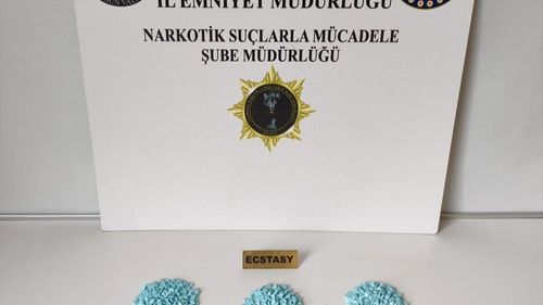 Samsun'da Cips ve Bisküvi Kutusuna Gizlenmiş Uyuşturucu Hap Ele Geçirildi