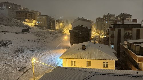 Trabzon'da Kar Yağışı Etkisini Gösteriyor