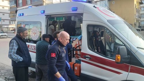Ankara'da Evde Çıkan Yangında Anne ve Üç Çocuğu Yaralandı