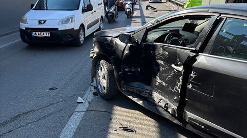 Bursa'da Kamyon ve Otomobil Çarpıştı: Kestel İlçe Müftüsü Faruk Çelik Yaralandı