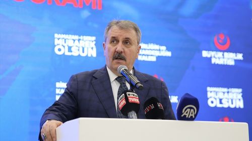 Destici, Denizli'de İftar Programında Yolsuzluk Soruşturmasına Dair Değerlendirmelerde Bulundu
