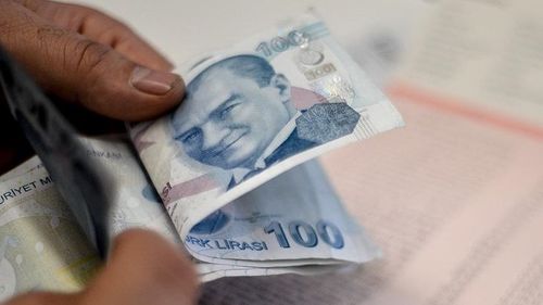 Elazığ'da 15 TL'ye Tandır Ekmeği Satışı Kuyrukları Uzatıyor