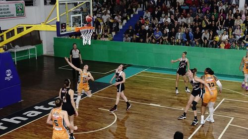 Ferhatoğlu Edremit Belediyesi Gürespor, Kadınlar Basketbol 1. Ligi'nde Şampiyonluğunu İlan Etti
