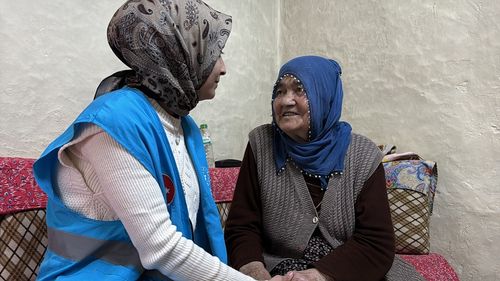 Fırat Üniversitesi Öğrencileri Yaşlılara İftar Sofrası Kuruyor