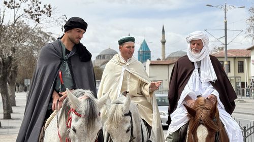 İspanya'dan Hac Yolculuğuna Çıkan 3 Hacı Adayı Konya'da Karşılandı