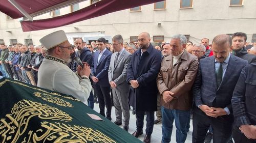 İstanbul'da Eski Eşi Tarafından Öldürülen Damla Bakiler ve Annesi Defnedildi