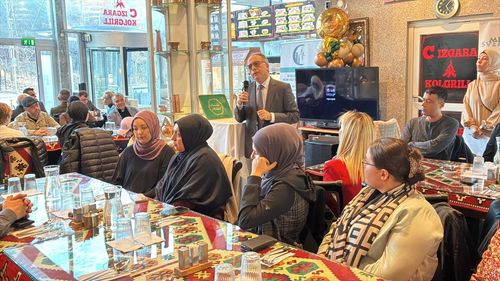 İsveç'te Farklı İnanç Grupları İftar İçin Bir Araya Geldi