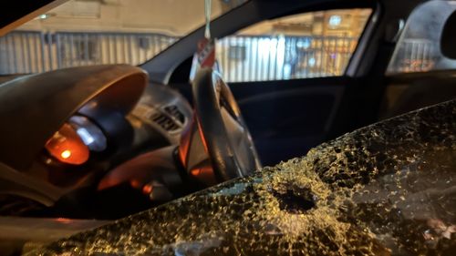 İzmir'de Silahlı Saldırı: Sürücü Hayatını Kaybetti, Bir Kişi Ağır Yaralandı