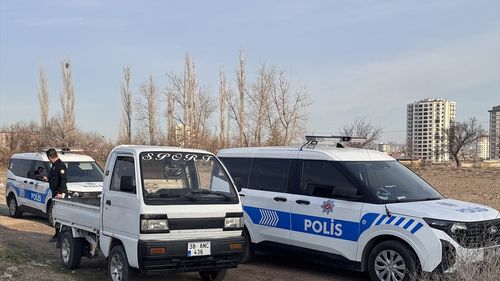 Kayseri'de Boş Arazide 1 Ölü, 3 Baygın Kilitli Takviye Talebi