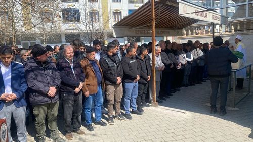 Kayseri'de Tünel İnşaatında Kaya Düşmesi Olayında Hayatını Kaybeden İşçi Elazığ'da Defnedildi